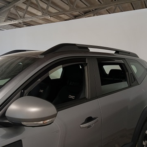 Wind deflectors for front and rear doors