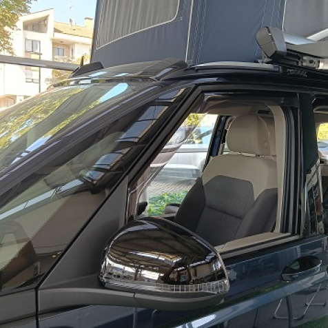 Wind deflectors for front doors standard fixing