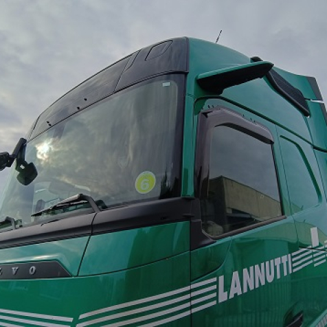 Wind deflectors for front doors standard fixing